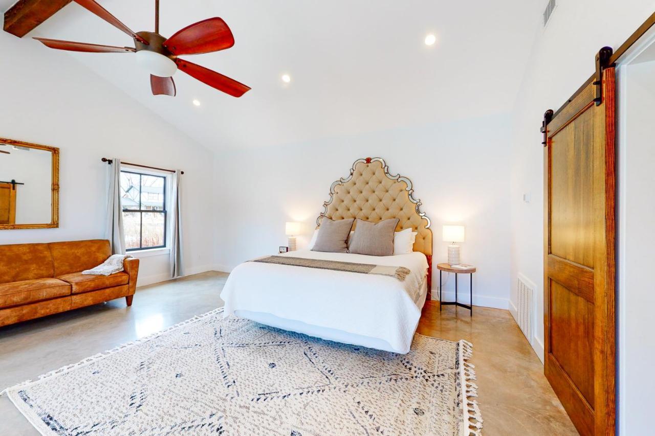 Schubert Inn Fredericksburg Phòng bức ảnh